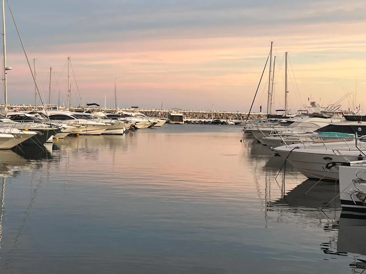 Fascinante Hogar En Cabo Pino En Marbella Apartment Spain