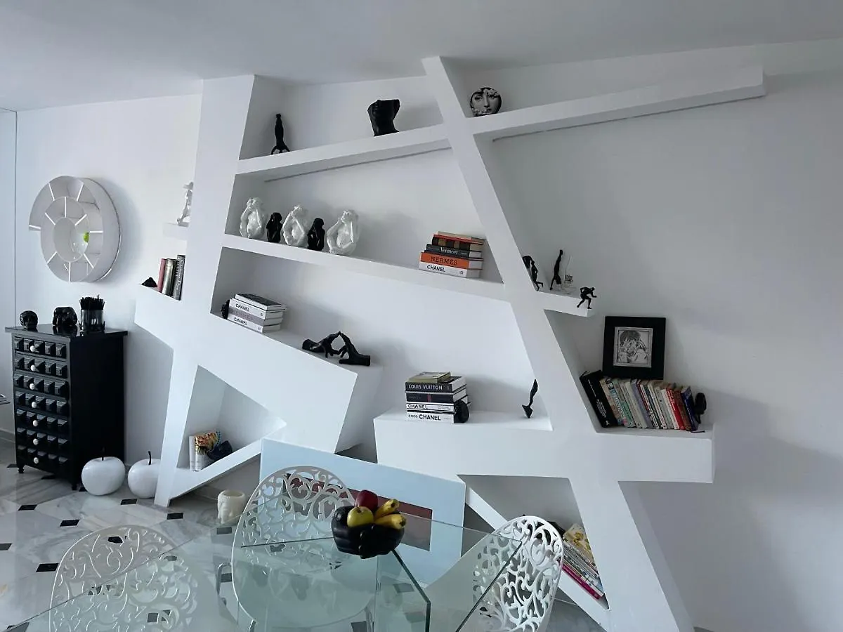 Fascinante Hogar En Cabo Pino En Marbella Apartment