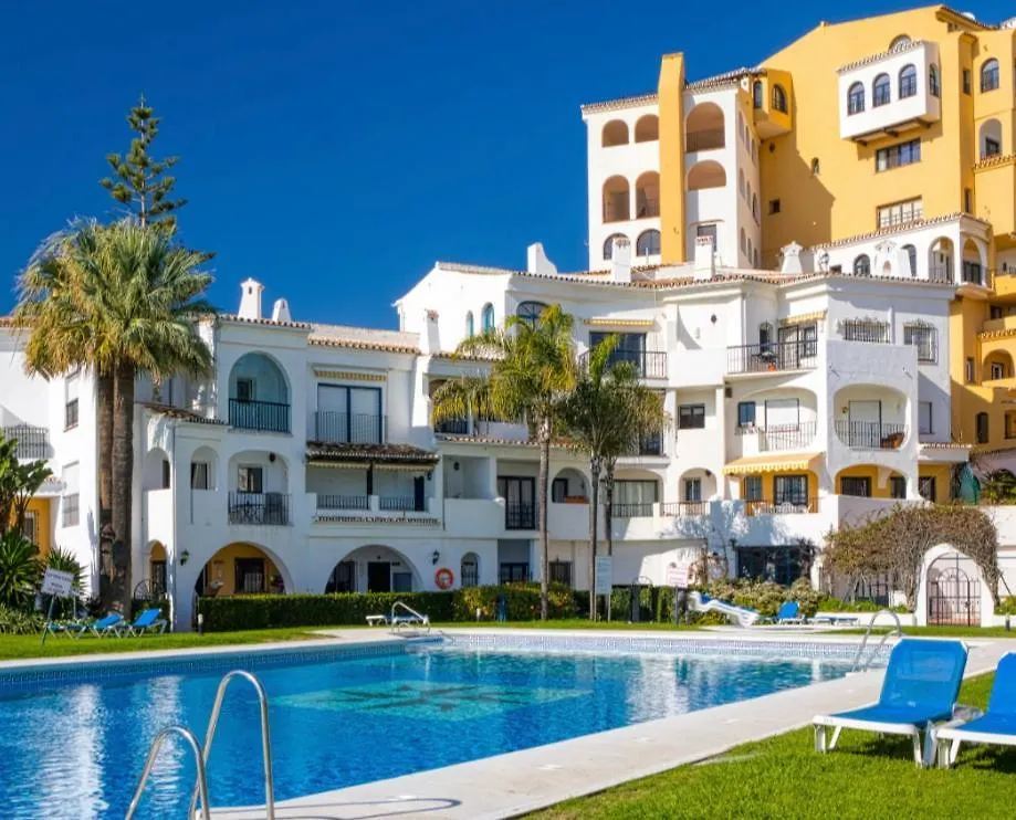 Fascinante Hogar En Cabo Pino En Marbella Apartment