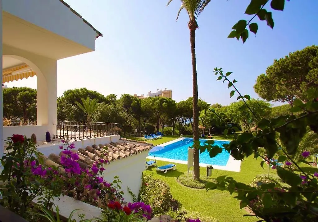 Fascinante Hogar En Cabo Pino En Marbella Apartment