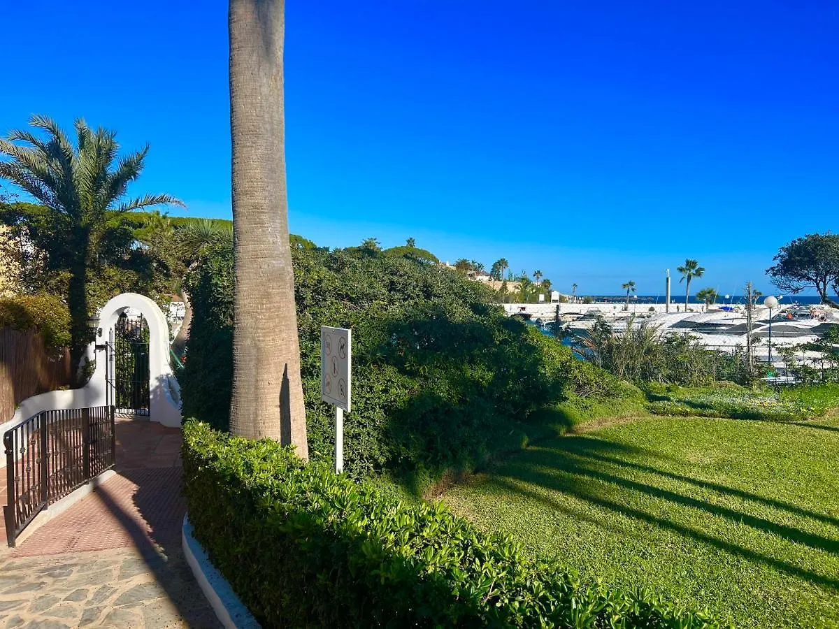 Fascinante Hogar En Cabo Pino En Marbella Apartment