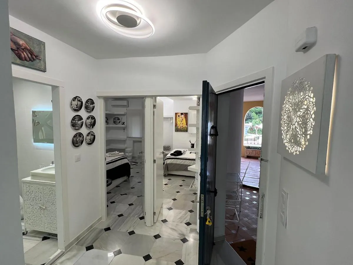 Fascinante Hogar En Cabo Pino En Marbella Apartment 0*,  Spain