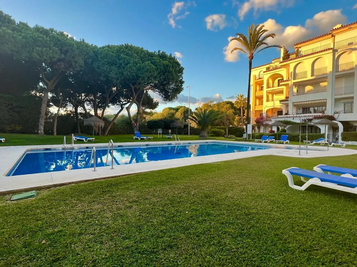 Fascinante Hogar En Cabo Pino En Marbella Apartment