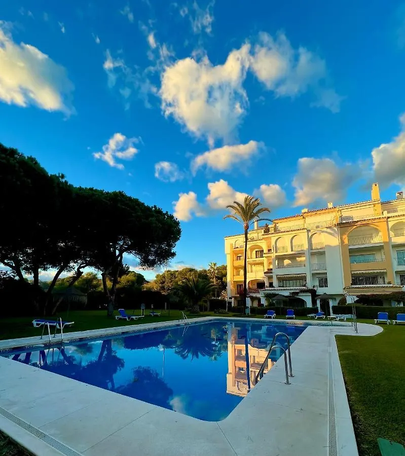 Fascinante Hogar En Cabo Pino En Marbella Apartment