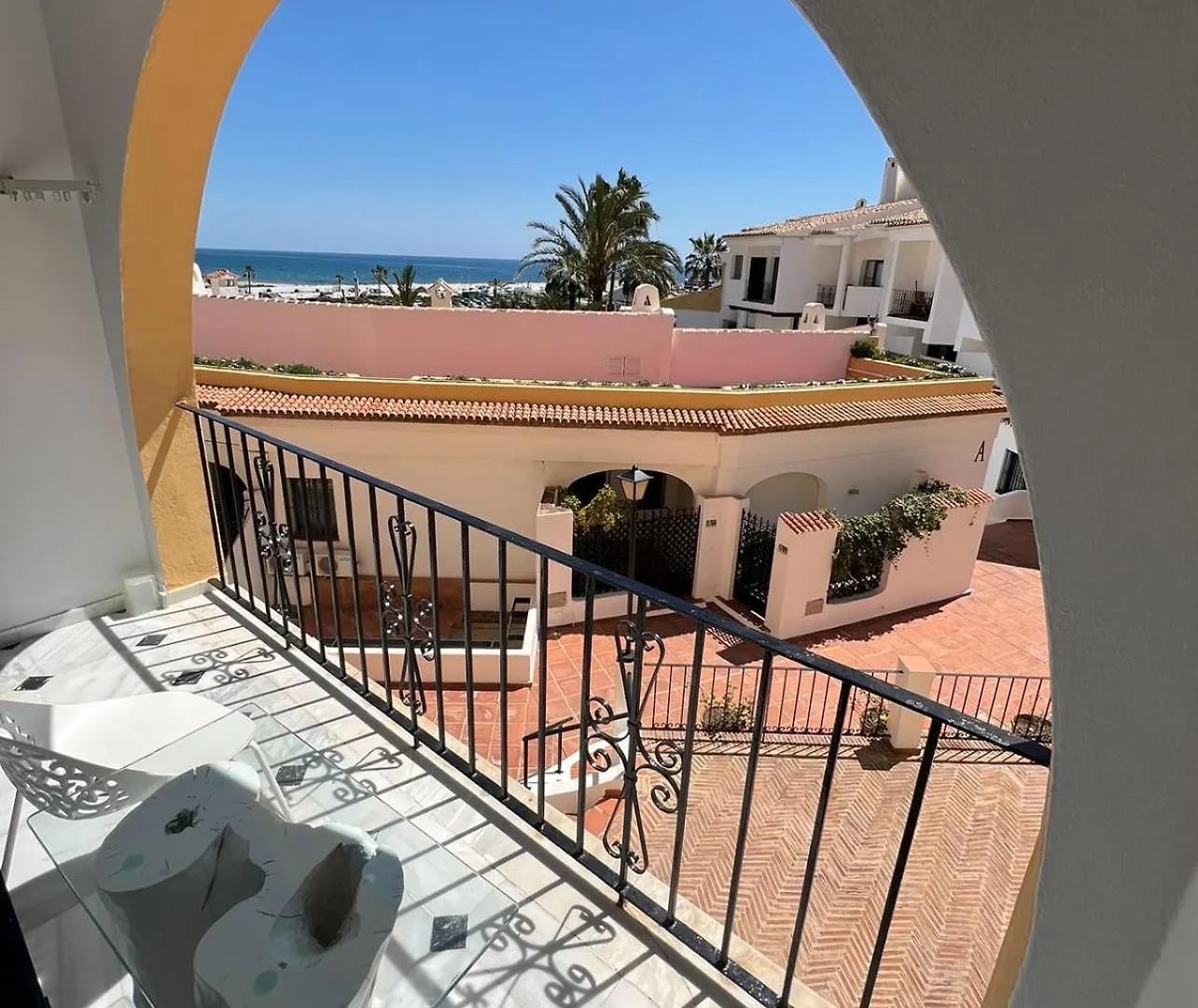 Fascinante Hogar En Cabo Pino En Marbella Apartment