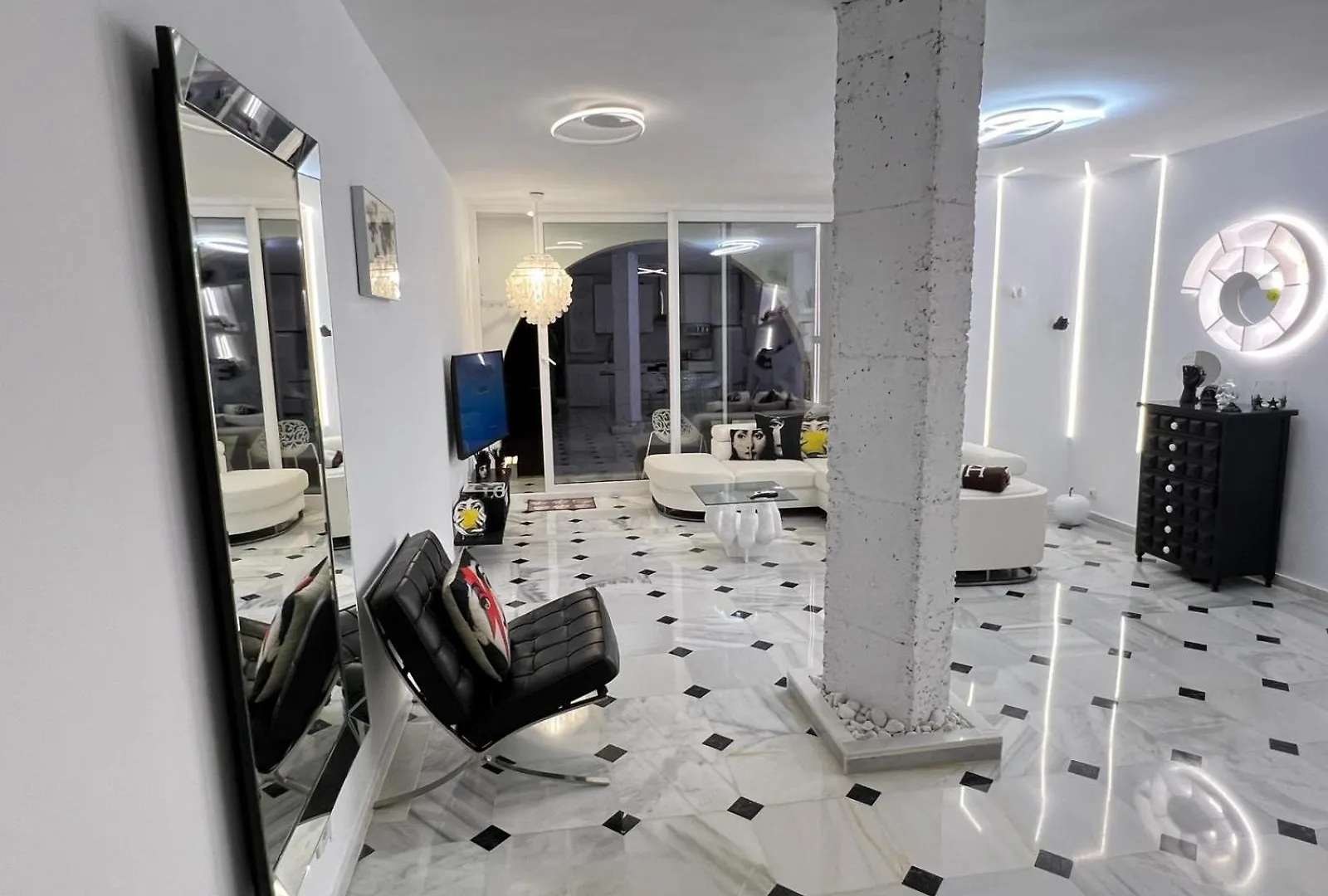 Fascinante Hogar En Cabo Pino En Marbella Apartment
